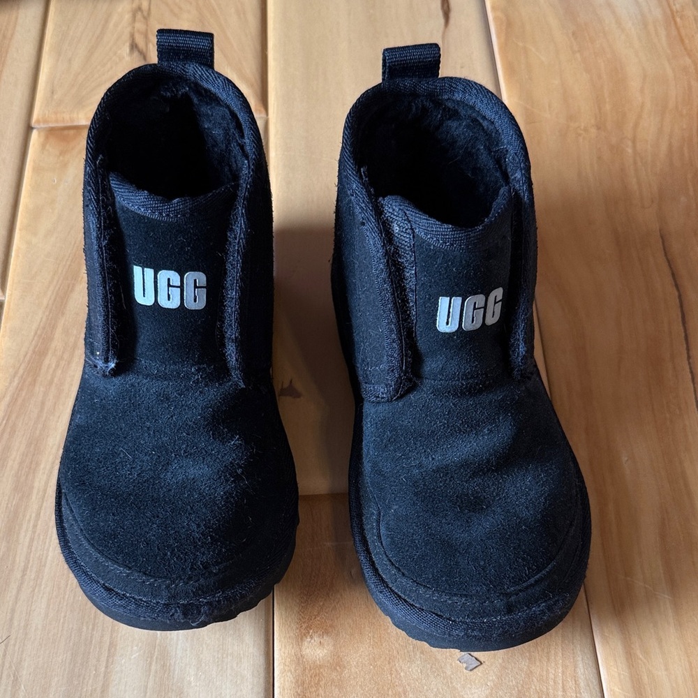 UGG Kids Black Neumel boots